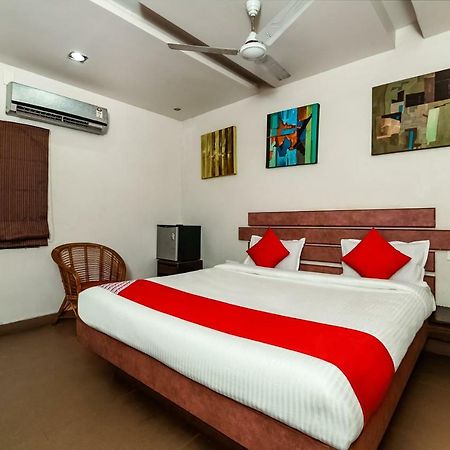 Oyo 28856 Manjeera Inn Visakhapatnam Ngoại thất bức ảnh