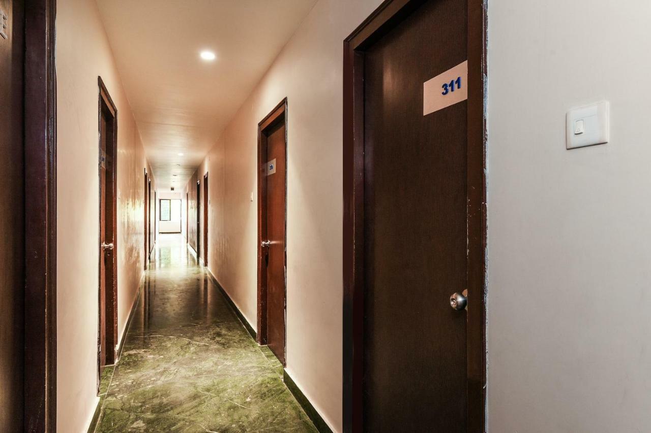 Oyo 28856 Manjeera Inn Visakhapatnam Ngoại thất bức ảnh