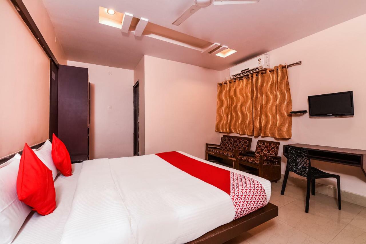 Oyo 28856 Manjeera Inn Visakhapatnam Ngoại thất bức ảnh