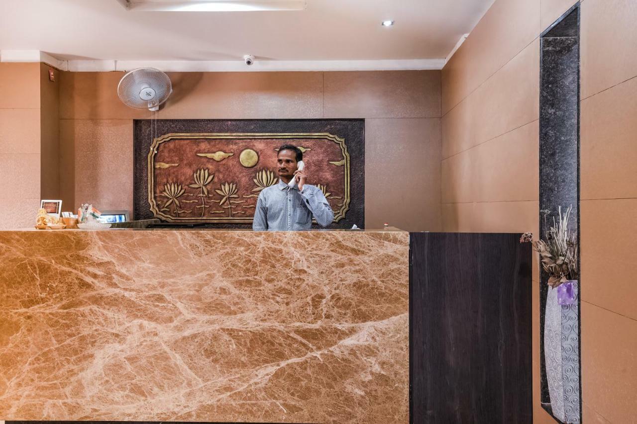 Oyo 28856 Manjeera Inn Visakhapatnam Ngoại thất bức ảnh