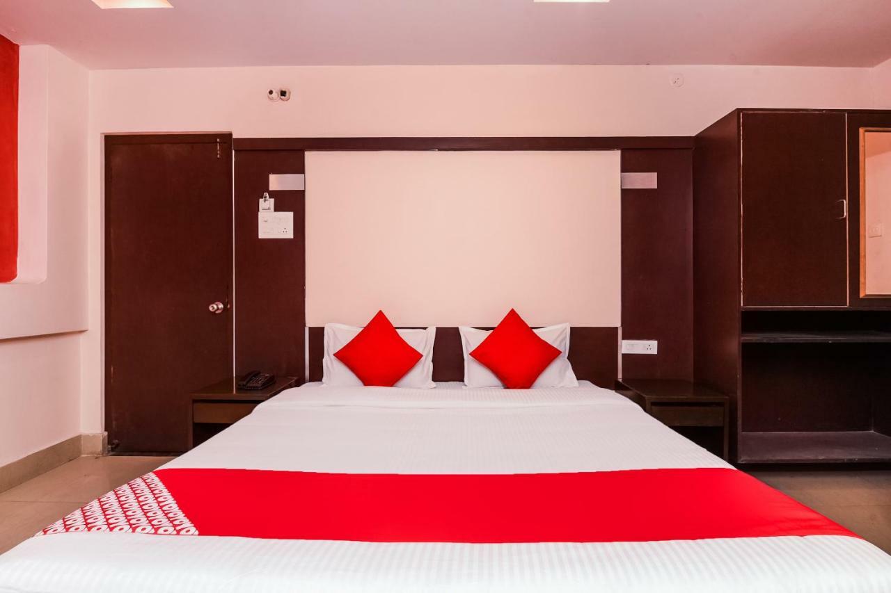 Oyo 28856 Manjeera Inn Visakhapatnam Ngoại thất bức ảnh