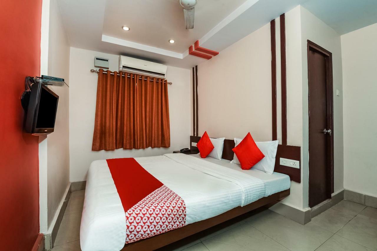 Oyo 28856 Manjeera Inn Visakhapatnam Ngoại thất bức ảnh