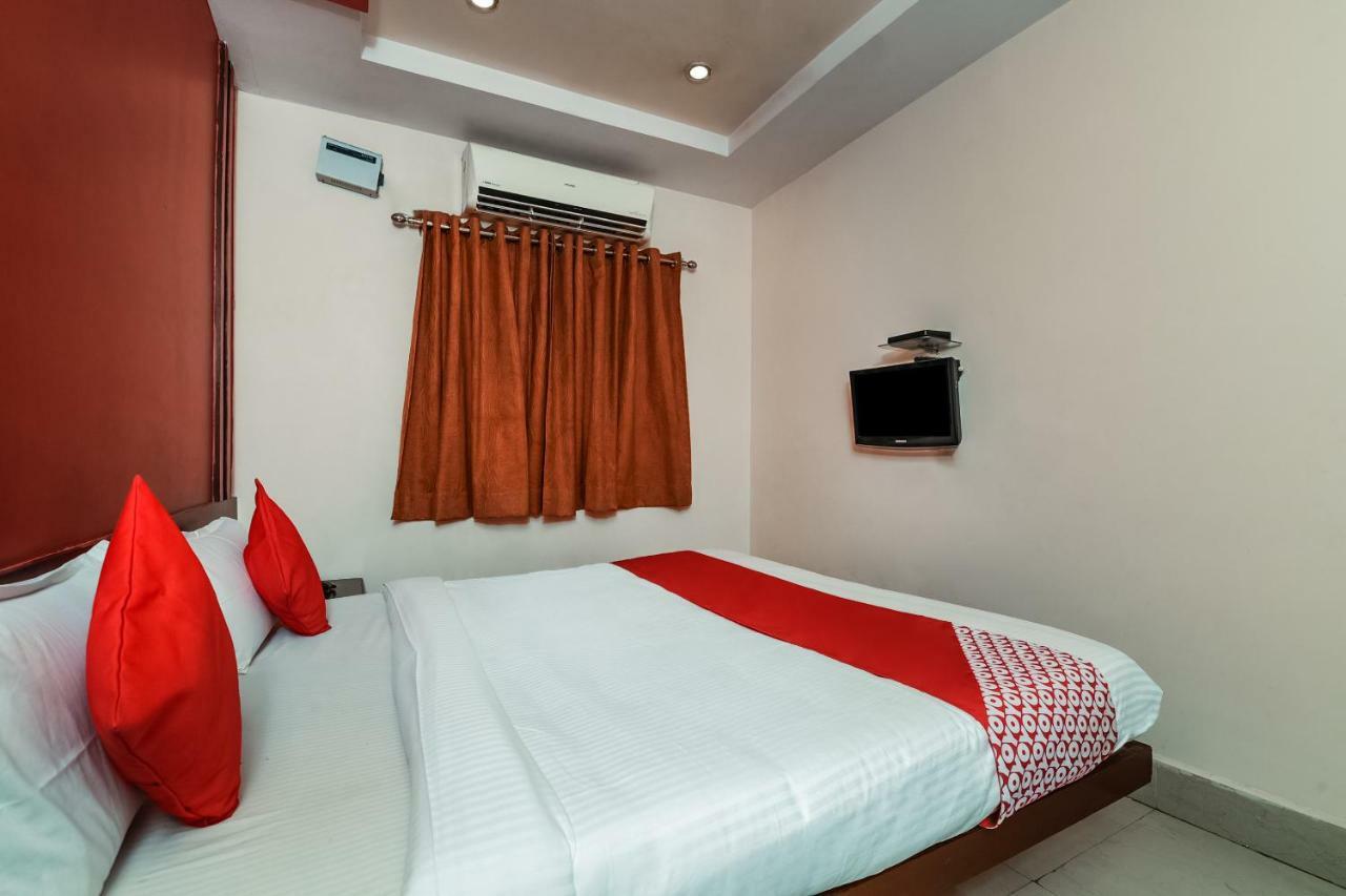 Oyo 28856 Manjeera Inn Visakhapatnam Ngoại thất bức ảnh