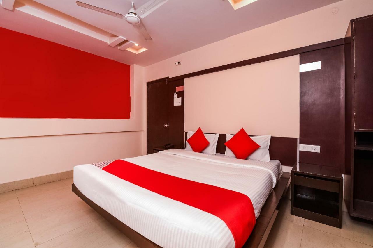 Oyo 28856 Manjeera Inn Visakhapatnam Ngoại thất bức ảnh