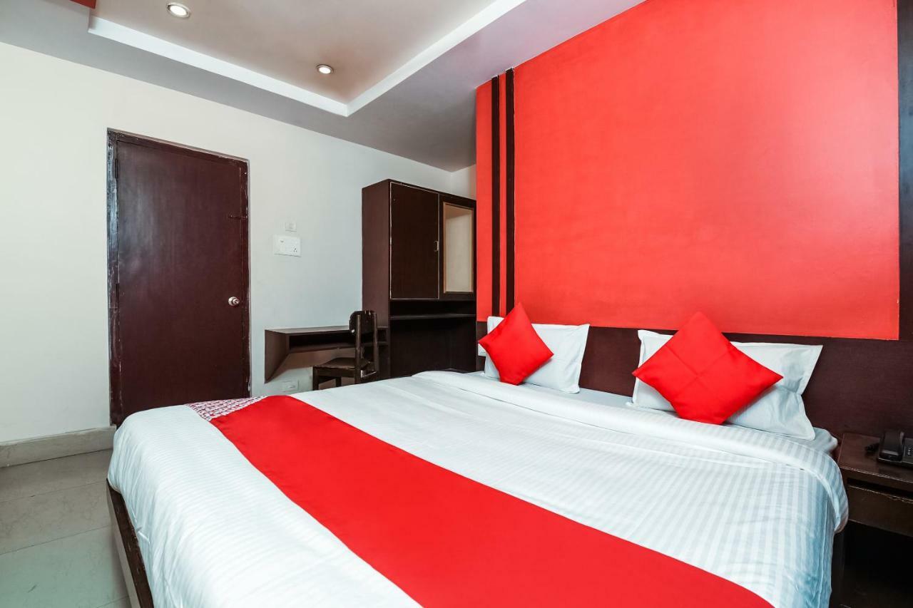Oyo 28856 Manjeera Inn Visakhapatnam Ngoại thất bức ảnh