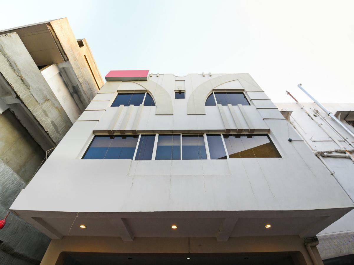 Oyo 28856 Manjeera Inn Visakhapatnam Ngoại thất bức ảnh