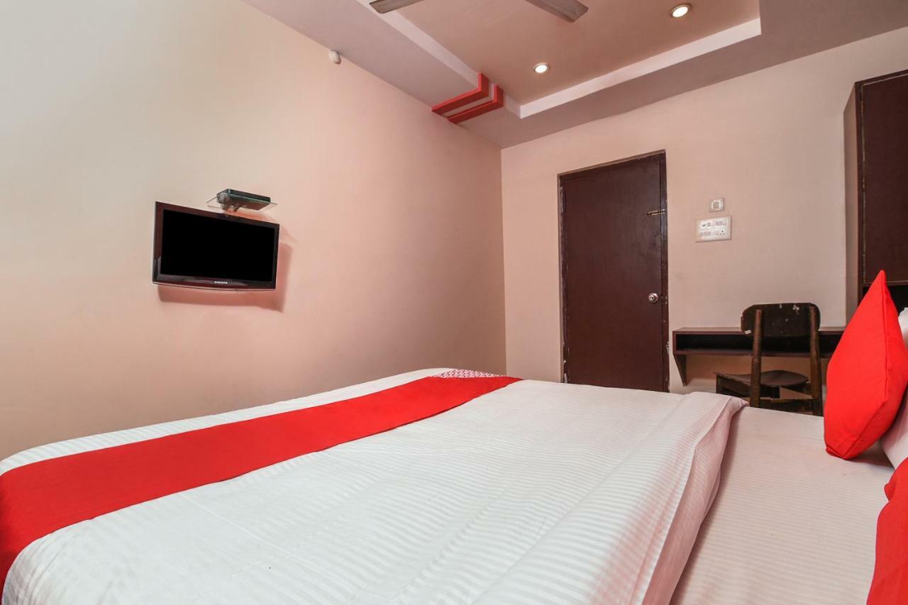Oyo 28856 Manjeera Inn Visakhapatnam Ngoại thất bức ảnh