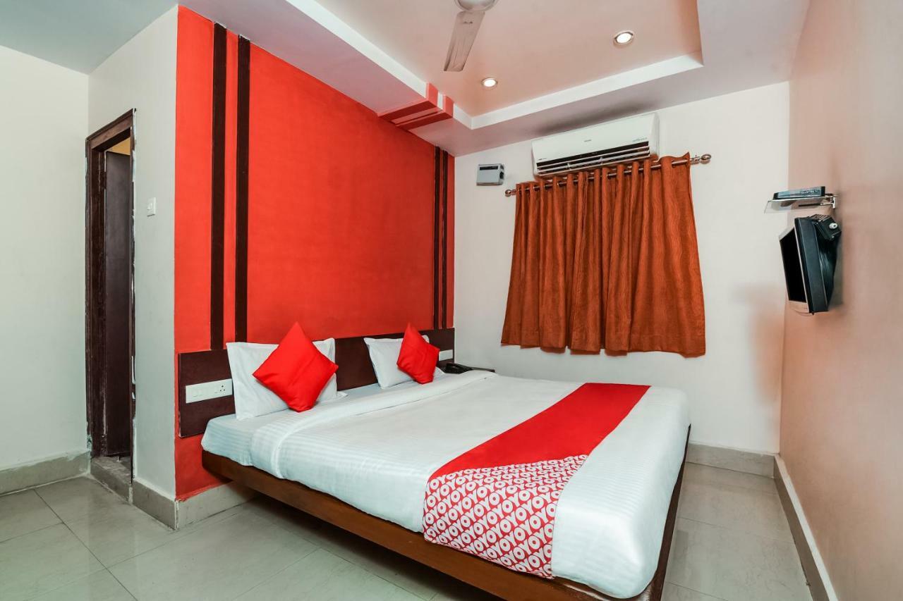 Oyo 28856 Manjeera Inn Visakhapatnam Ngoại thất bức ảnh