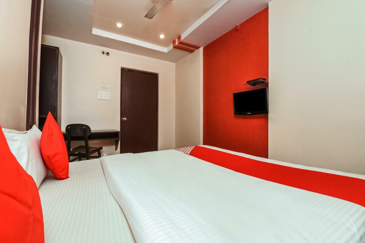 Oyo 28856 Manjeera Inn Visakhapatnam Ngoại thất bức ảnh